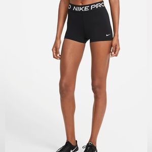 Nike Pro 3” Shorts, size S (4-6)